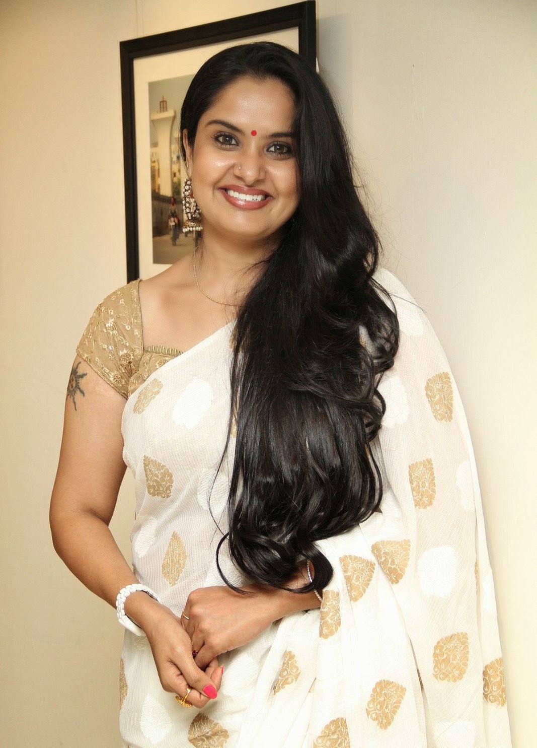[Image: Glamorous%2BTollywood%2BPragathi%2BAunty...7%2529.jpg]