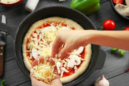 3 Cara untuk Membuat Pizza Tanpa Menggunakan Oven ala Anak Kosan