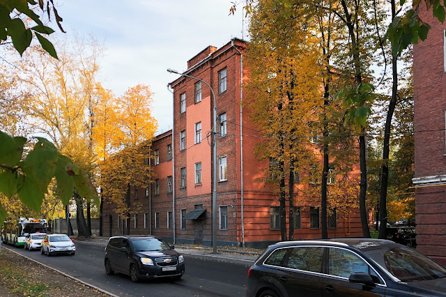 Верейская улица, жилой дом (общежитие) – построен в 1939 году | Vereyskaya ulitsa, residential building (dormitory) – built in 1939