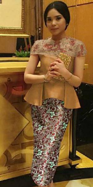 Model Kebaya Pesta yang Mempercantik Penampilan