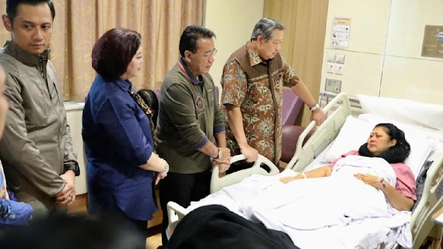 SBY: Ani Yudhoyono Sakit Kanker Darah SBY: Ani Yudhoyono Sakit Kanker Darah
