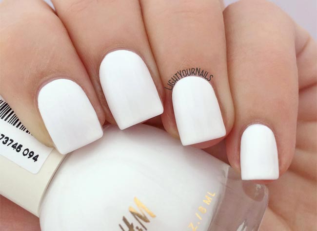 Smalto bianco H&M Whiteout white nail polish