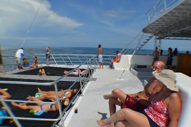 http://www.costaricaholidayrentals.com/tour/manuel-antonio-catamaran-tour-36