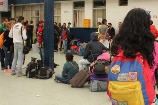 Suspenden la aplicación de requisitos para entrada de venezolanos en Ecuador Suspenden la aplicación de requisitos para entrada de venezolanos en Ecuador