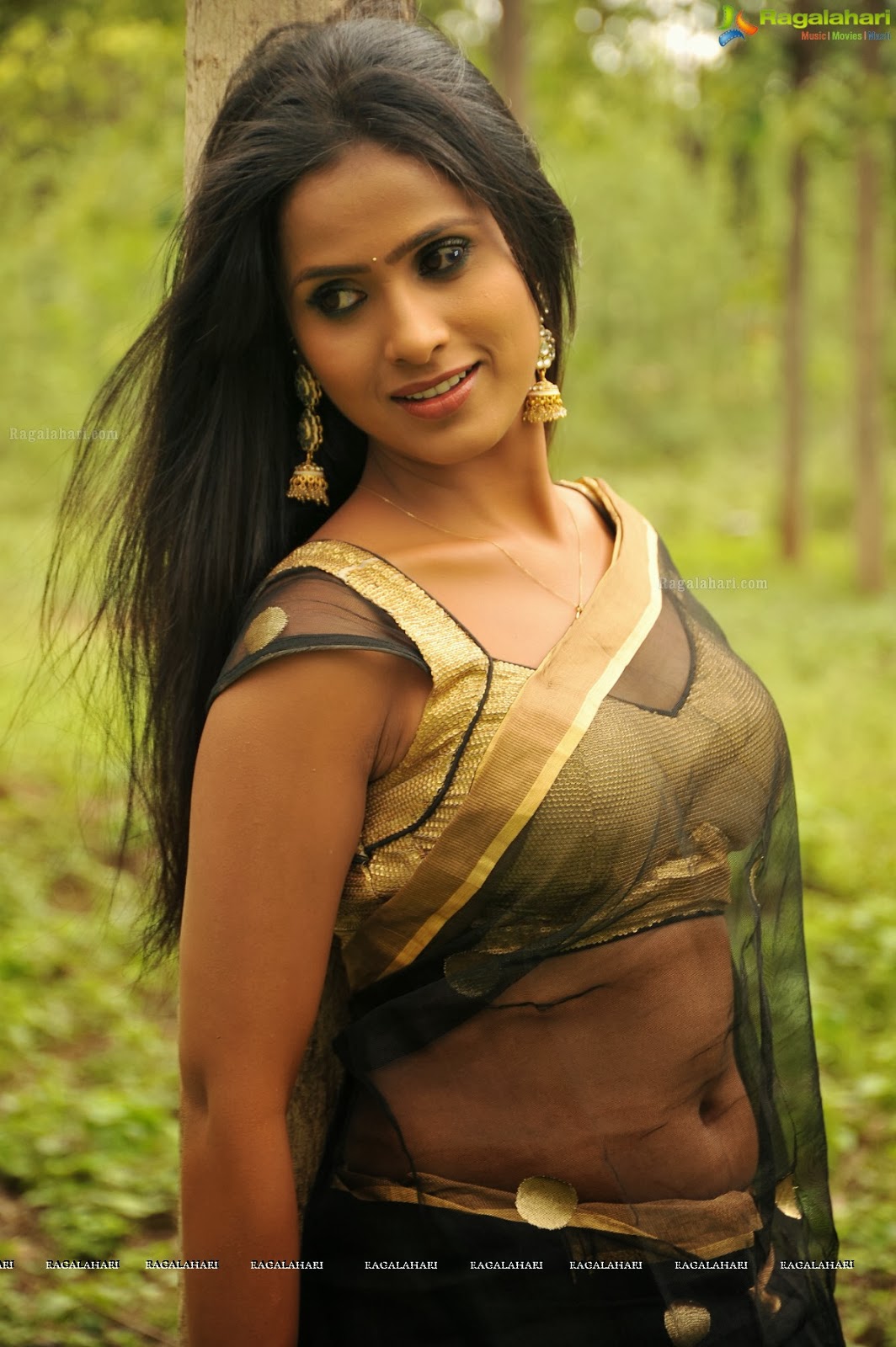 Beauty Of Actress Tv Anchor Prashanthi Hot Photos Shows Deep Navel And Armpits
