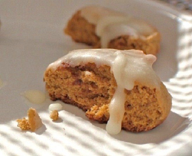 these are pumpkin cookies made with a cake mix for Halloween Parties