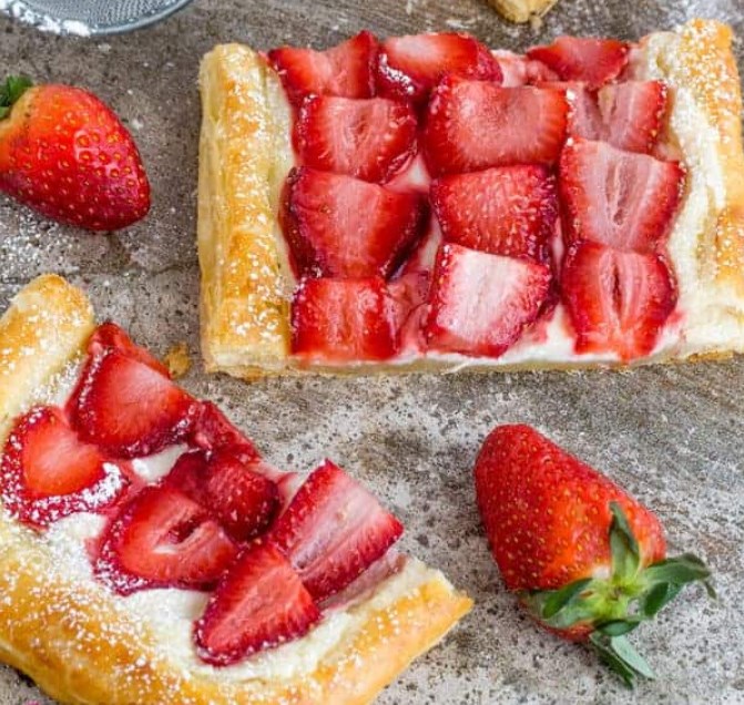 Strawberries and Cream Puff Pastry #dessert #strawberry