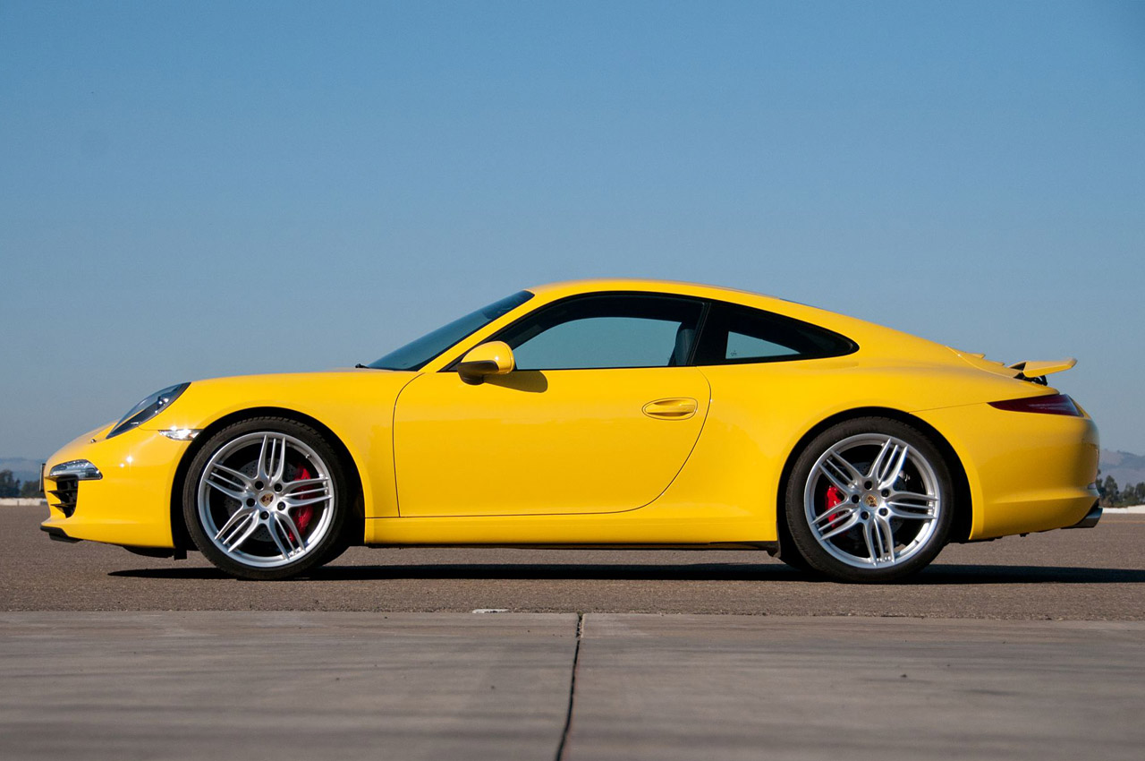 Bitty so HOT: 2012 Porsche 911 Carrera S