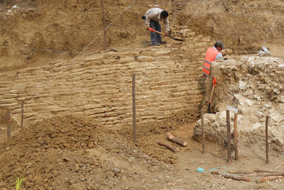 2,000 year old pyramid, multiple pre-Hispanic burials found in Veracruz, Mexico