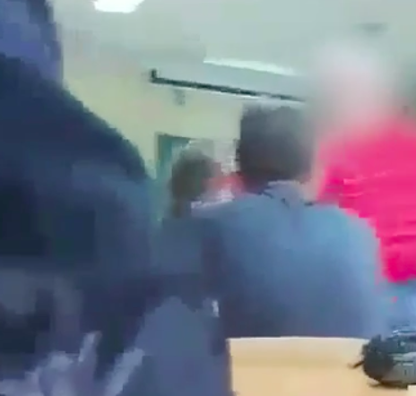 NOWE FAKTY: Nauczyciel uderzył ucznia w czasie lekcji. Dyrektor szkoły złożyła zawiadomienie do prokuratury NOWE FAKTY: Nauczyciel uderzył ucznia w czasie lekcji. Dyrektor szkoły złożyła zawiadomienie do prokuratury