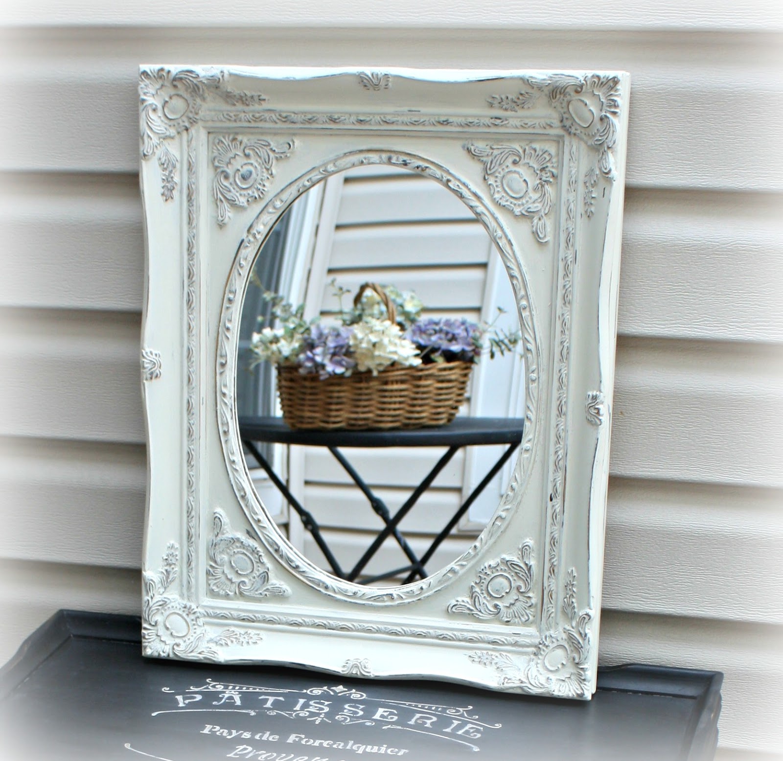 Mirror Painted with Chalk Paint and Petroleum Jelly