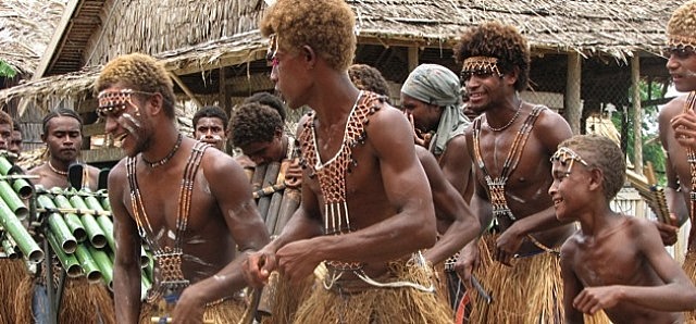 Папуа новая гвинея папуасы. Папуа новая гвинея папуасы женщины. Народы меланезии. Народы меланезии. Народы меланезии.