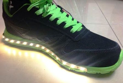 Night Shoes – Trik Membuat Sepatu malam, Menyala dalam Gelap Night Shoes – Trik Membuat Sepatu malam, Menyala dalam Gelap