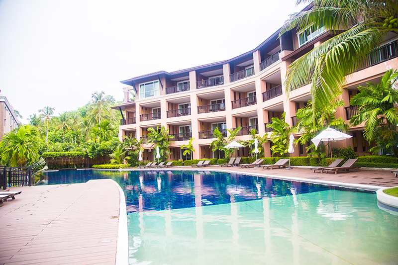 Radisson Blu Plaza Phuket hotel second swimming pool