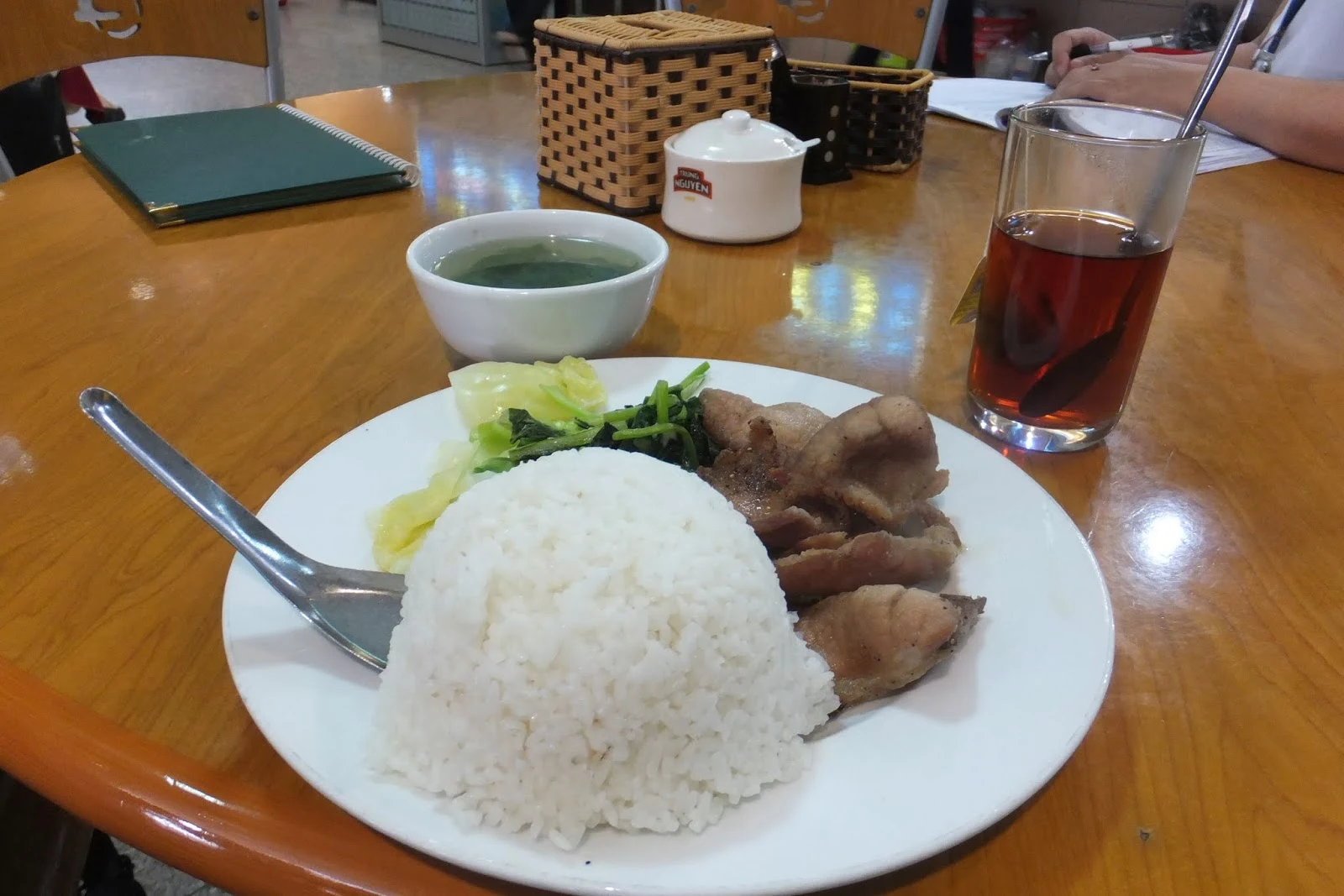 hanoi-noibai-airport-old-terminal-restaurant