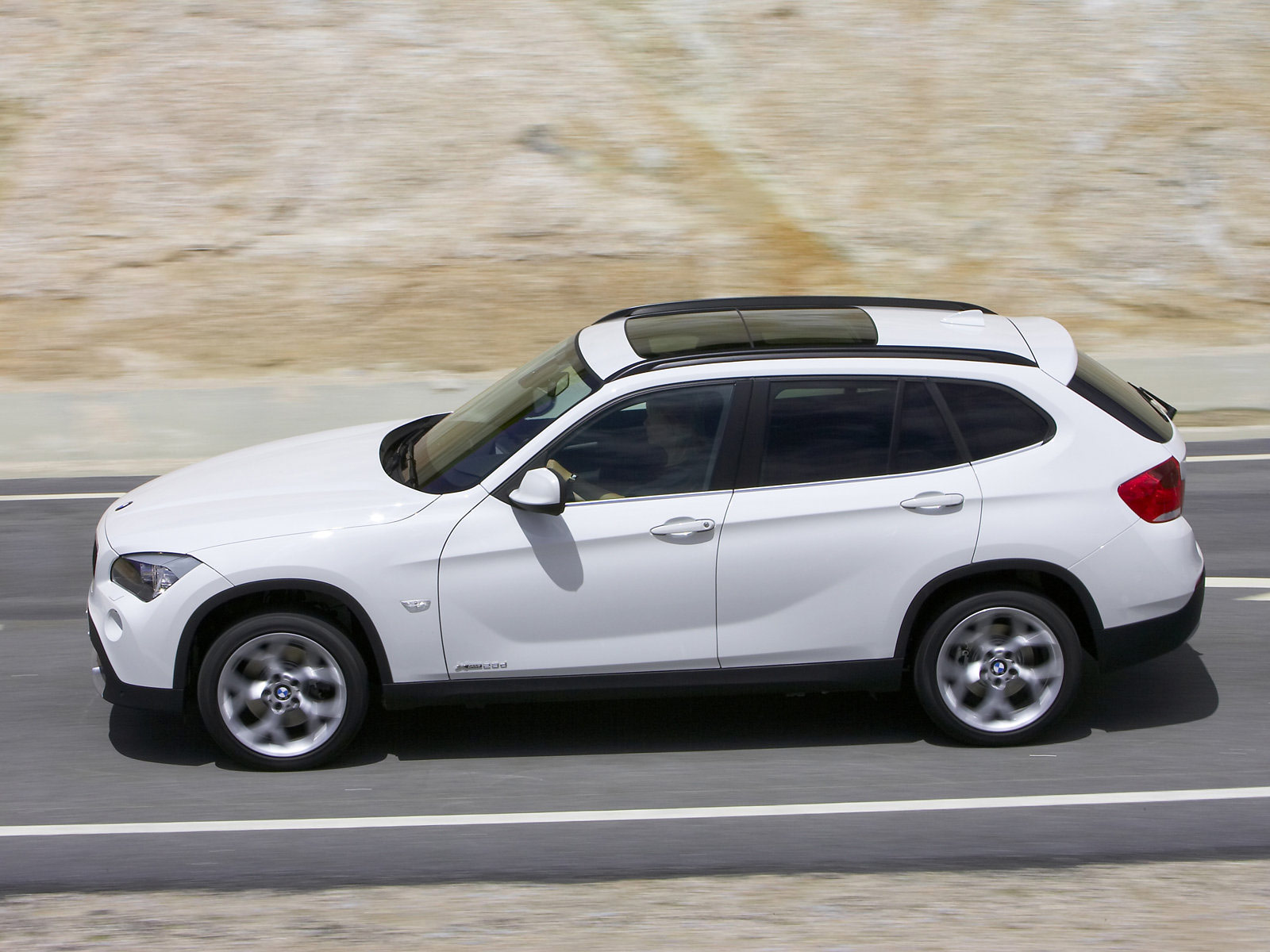 2010 BMW X1 car Insurance Information
