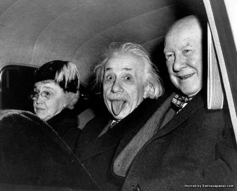 Rahsia Kenapa Albert Einstein Menjelirkan Lidah