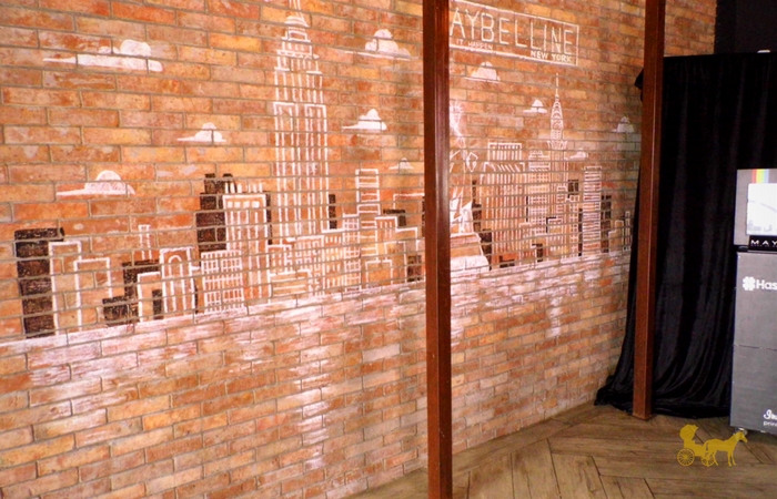 That mural doe maybelline-contour-vface-line-contouring-products-launch-2