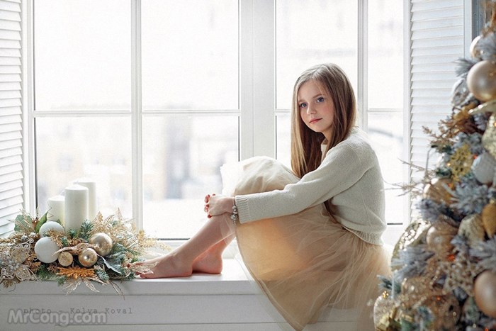 Alisa Kozhikina - Child singer with an angelic-looking face (145 pictures)