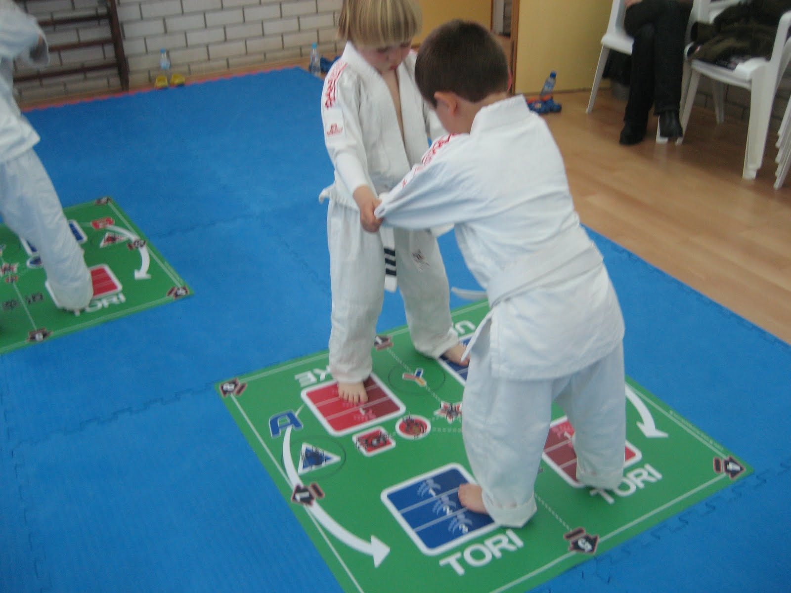 JUDO NOVA UNIÓ EXPERIMENTANDO EL JUDOMAT EN CLASE
