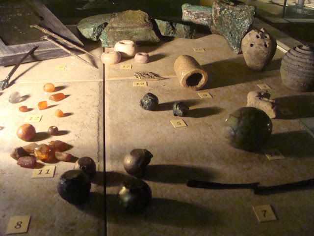 zabytki wczesnośredniowieczne z grodu i cmentarzyska w Gieczu