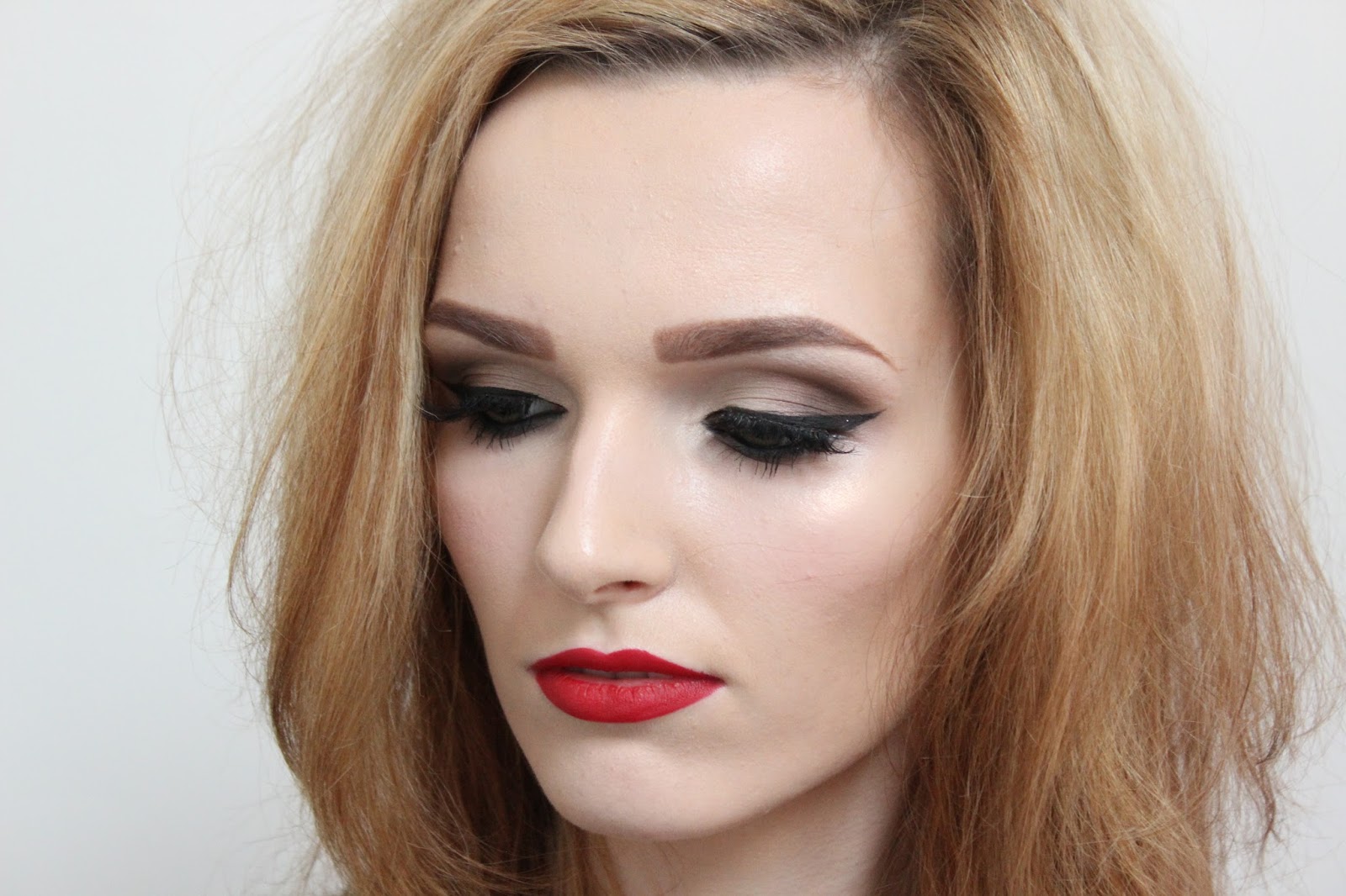 Coleyyyful: A Beauty & Fashion Blog: 1950's Inspired Prom Makeup Tutorial