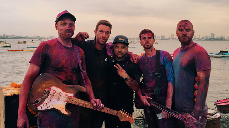 lirik lagu coldplay hymn for the weekend dan terjemahan