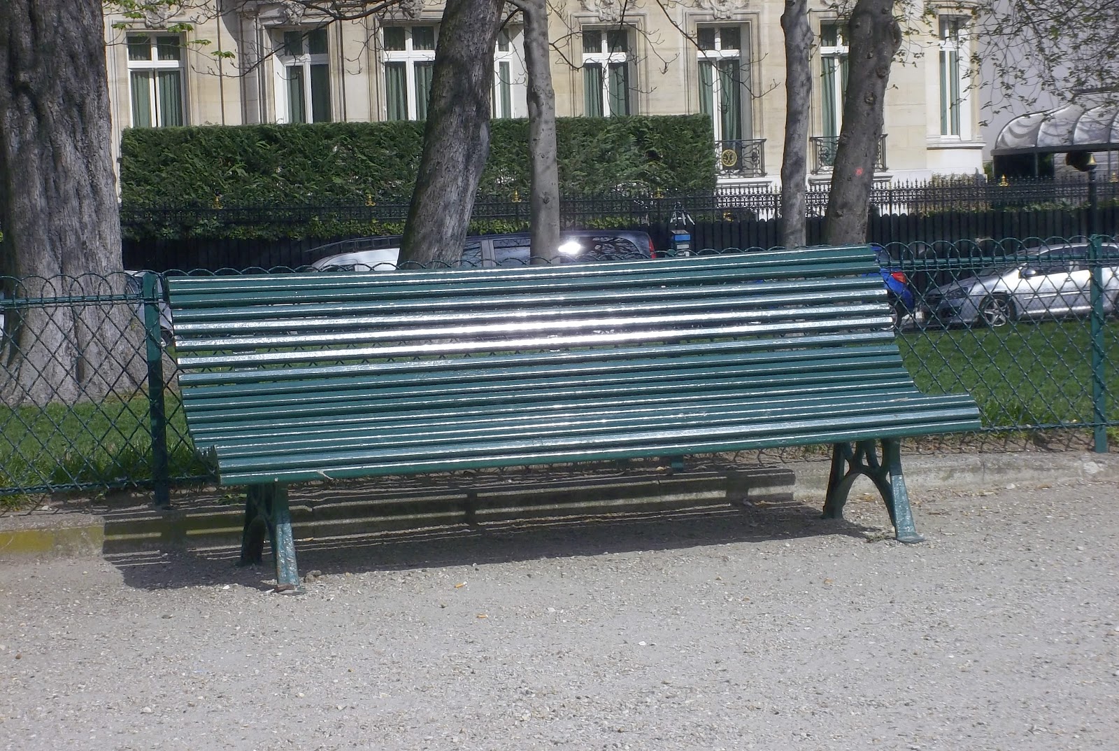 Paris London Ailleurs Bancs publics