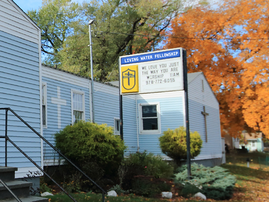 Living Water Fellowship Clothing And Emergency Food Pantry