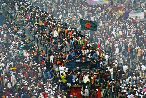 Mudik Naik Kereta, Tradisi Gila Pemudik di Bangladesh Saat Memilih Kereta Api Untuk Transportasi Mudik Naik Kereta, Tradisi Gila Pemudik di Bangladesh Saat Memilih Kereta Api Untuk Transportasi