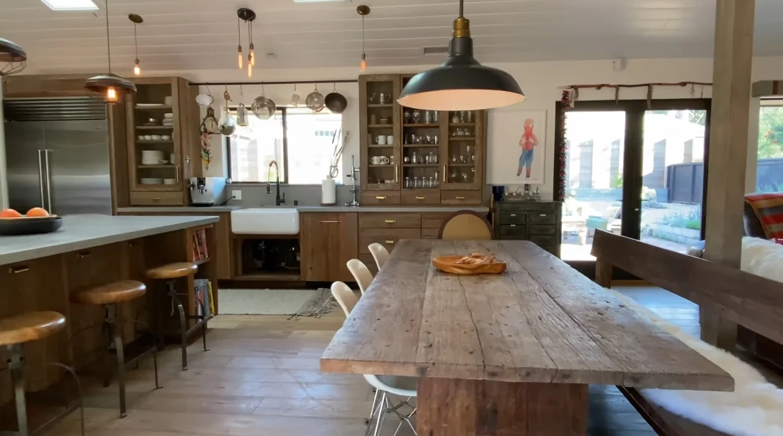 28 Interior Design Photos vs. 6608 Portshead Rd, Malibu, CA Luxury Home Tour