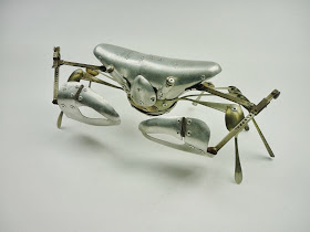 06-Crab-Sculptor-Recycled-Animal-Sculptures-Dean-Patman-Graphic-Design-www-designstack-co