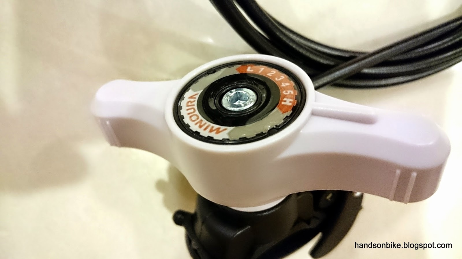 Hands On Bike Minoura Bicycle Trainer LR340