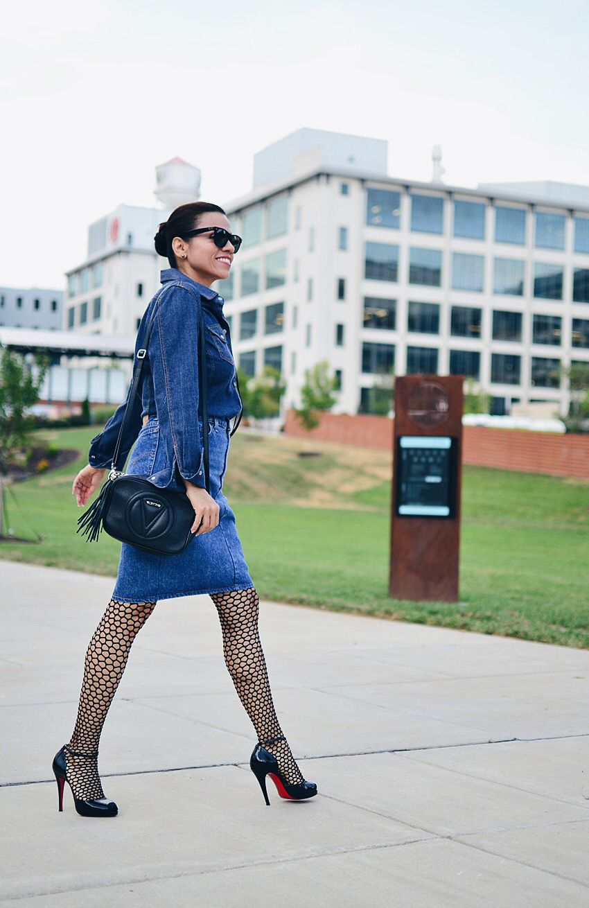 How to wear fishnet tights How to wear fishnet tights