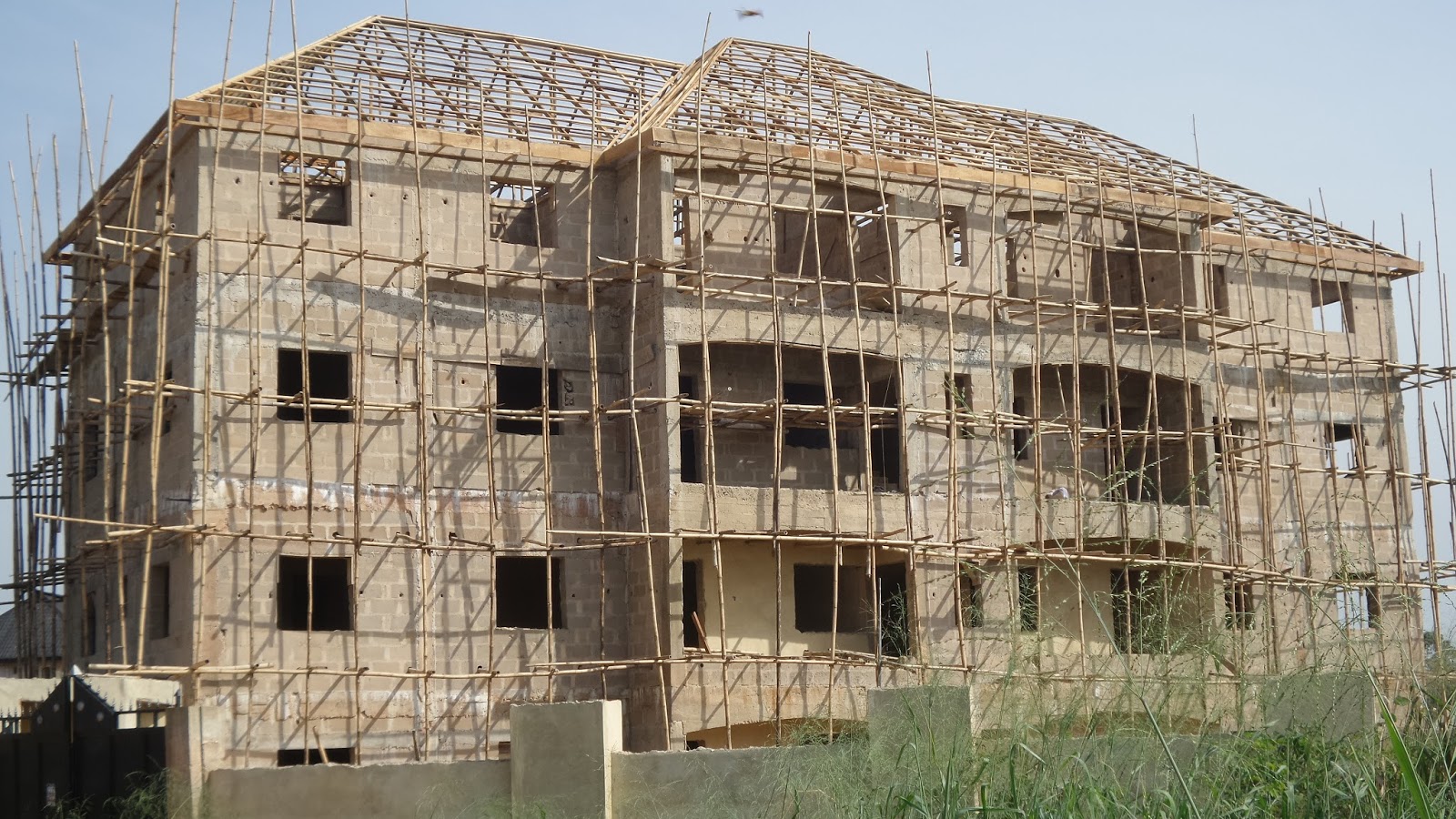 This is how we construct those beautiful roofing works you see everywhere