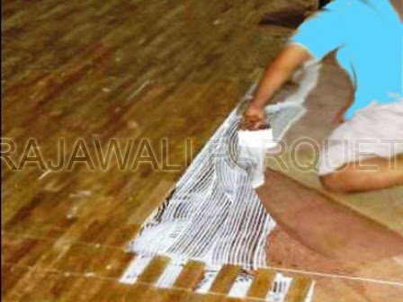Memasang lantai kayu Memasang lantai kayu