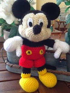 http://sweet-dollies.blogspot.com.es/2012/05/amigurumi-mickey-mouse.html