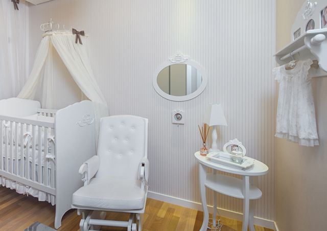 Apartamento decorado em bege e turquesa com cozinha americana apartamento-decorado-cozinha-americana-achadosdedecoracao