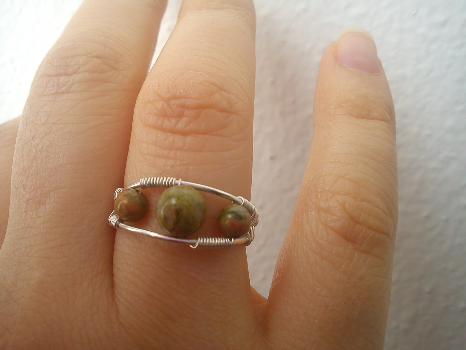 Bracciale della Madonna di Lourdes con pietre semipreziose - Bracciali fantasia colore argento