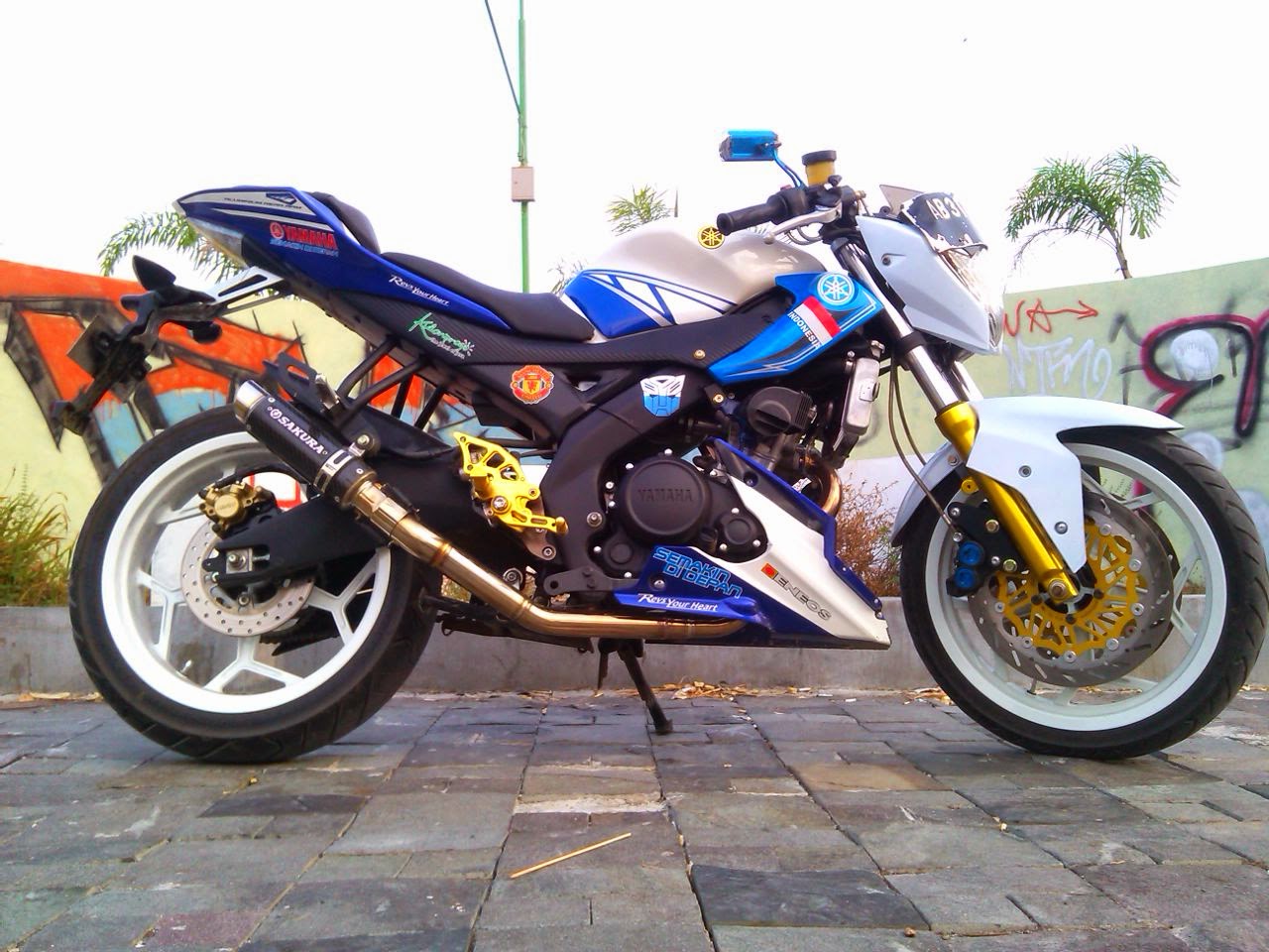 Gambar Kontes Modifikasi Motor Yamaha R15 Pangeran Modifikasi