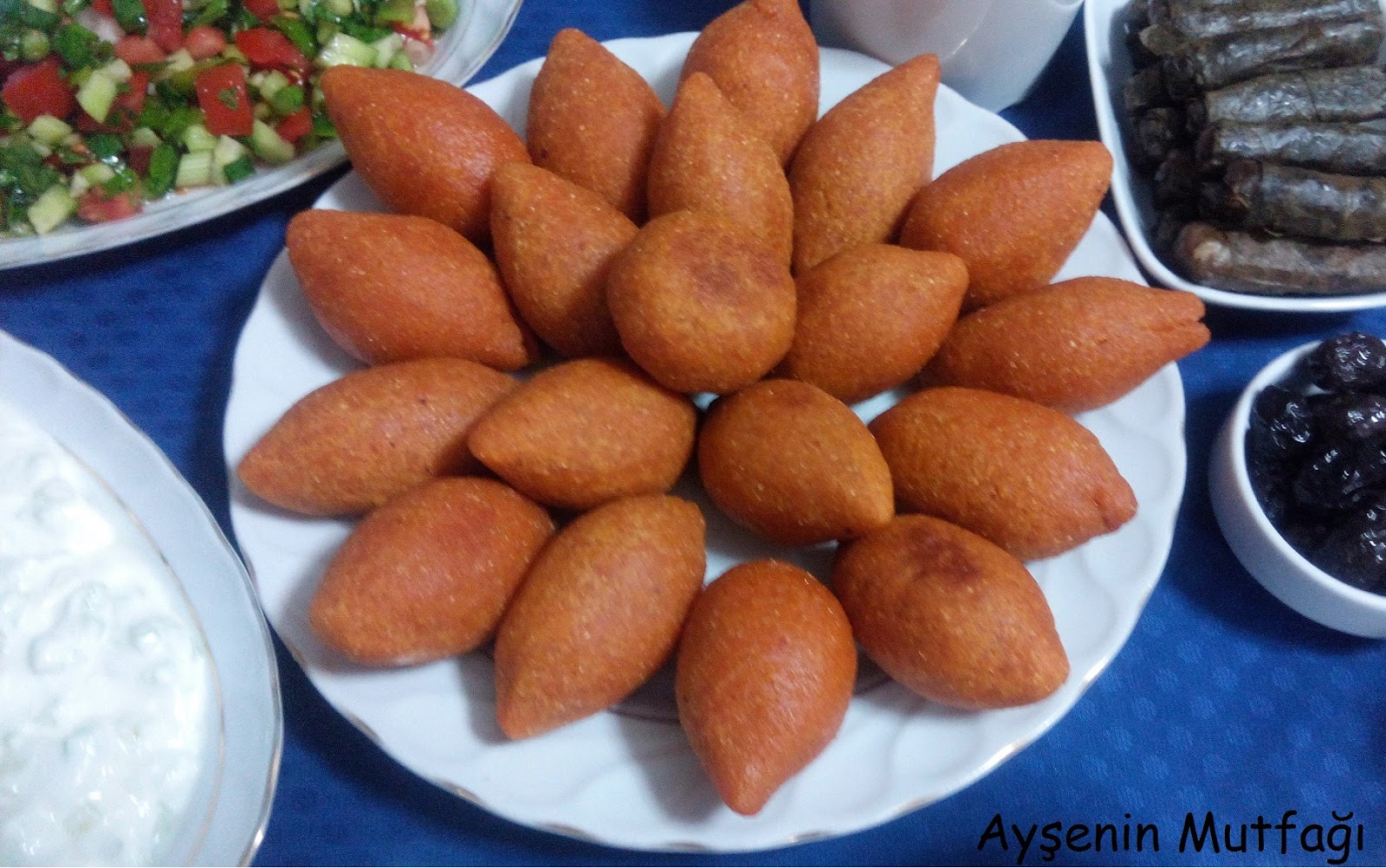 Kolay İçli Köfte Tarifi Kolay İçli Köfte Tarifi