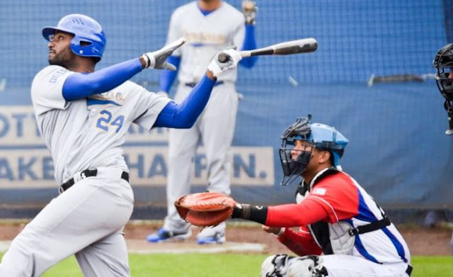 Cuba, entre tanto, deberá conformarse con luchar por el cuarto puesto, nada más y nada menos que ante la selección de casa, Holanda, en el segundo partido de la jornada sabatina. Cuba, entre tanto, deberá conformarse con luchar por el cuarto puesto, nada más y nada menos que ante la selección de casa, Holanda, en el segundo partido de la jornada sabatina.
