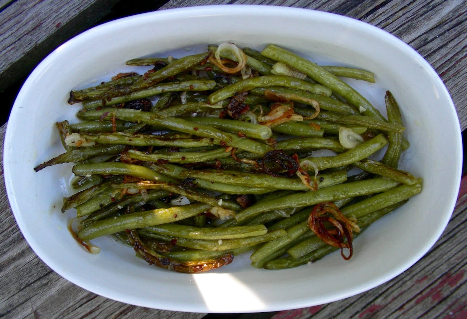 Slim and Subtle French Green Beans with Lemon and New Red Onions