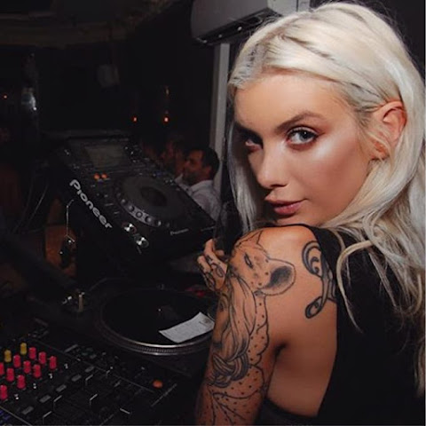 Woman Crush Wednesday : Valentina Belleza Woman Crush Wednesday : Valentina Belleza
