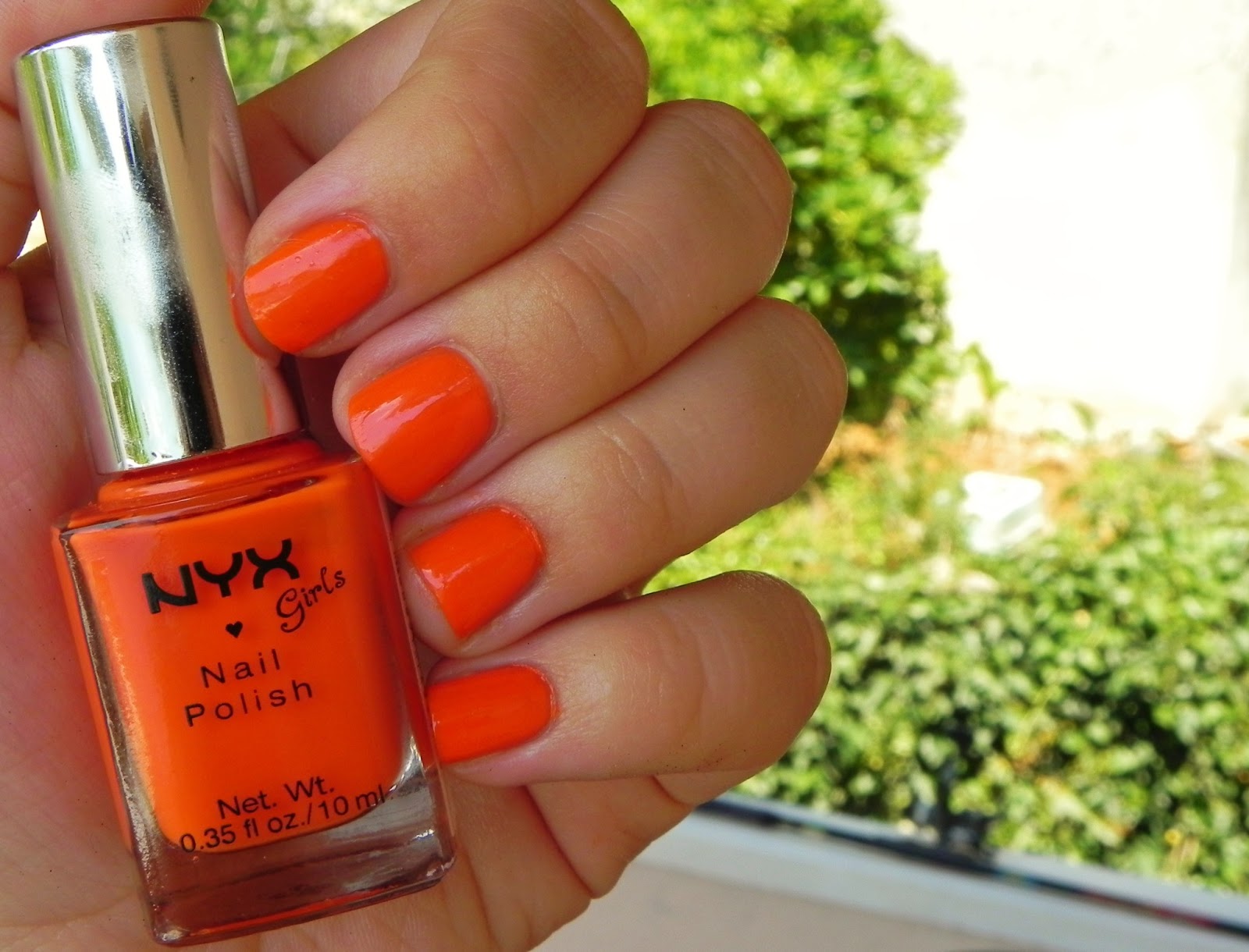 NOTD: NYX Girls 'Fruity Punch' - The Puzzle of Sandra's Life