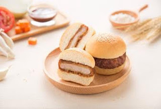 中秋節禮盒送什麼?送月餅、送蛋黃酥、送跳脫傳統的禮盒?怎麼挑我來跟你說。