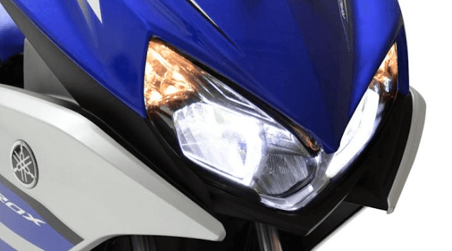 Spesifikasi Plus Harga Yamaha Aerox 125 LC Pihak Yamaha juga optimistis bahwa Aerox bisa mendapat nilai positif di pasar Otomotif Indonesia. Dan untuk mensukseskannya, Aerox tersedia dalam tiga warna pilihan, yang diantaranya Champion Matt Grey, Racing Blue dan Light Speed White. Dan harga Yamaha Aerox 125 LC sendiri memiliki banderol 18,2 juta