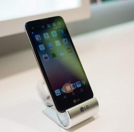 Mengenal LG X Screen Spesifikasi dan Harga LG X Screen