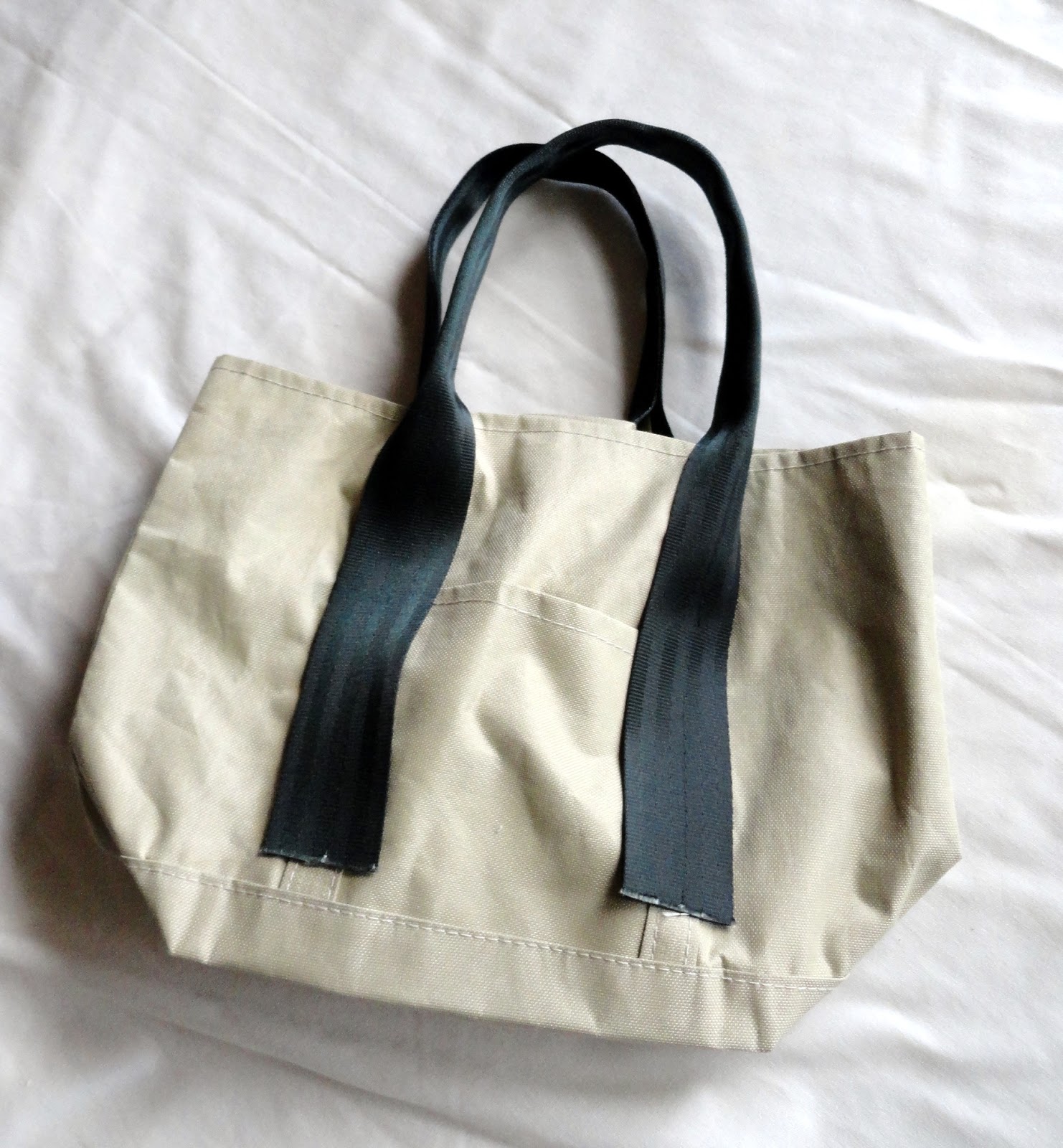 Harvey's knock off seatbelt purse tutorial