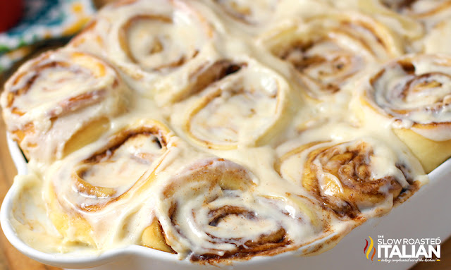 http://theslowroasteditalian-printablerecipe.blogspot.com/2013/11/cinnabon-cinnamon-rolls-copycat.html